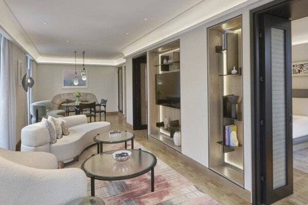 Knightsbridge Suite