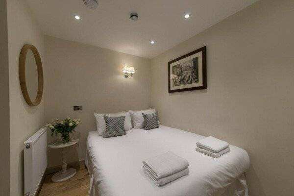 Double Room - Lower Ground Floor