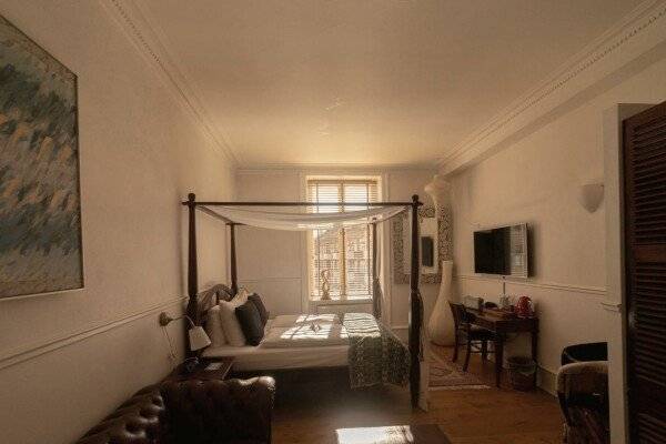 Large Double Room