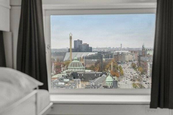 Bunk Bed in Mixed Dormitory Room with City View