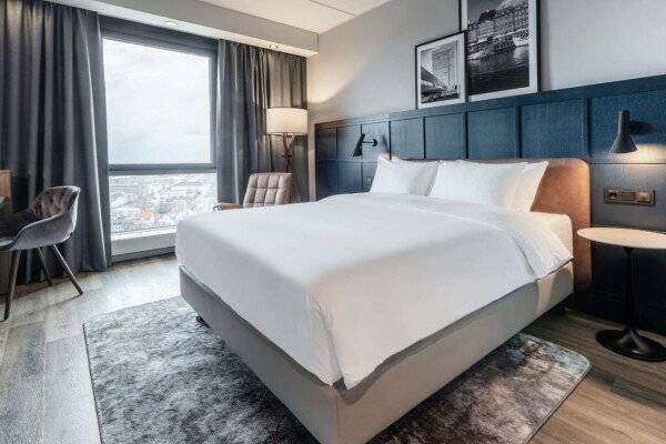 Junior Suite with Panoramic City View