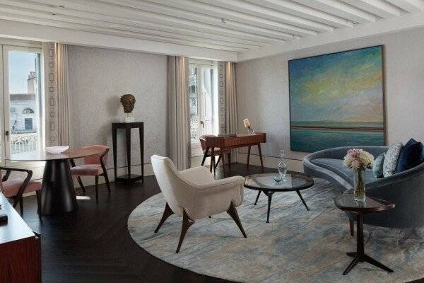 One-Bedroom Monet King Suite