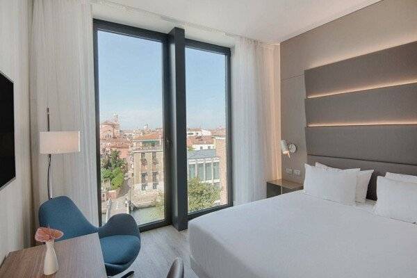 Superior Double or Twin Room with Canal View