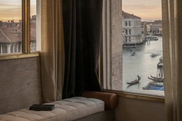 Special King Room with Grand Canal and Rialto Bridge view