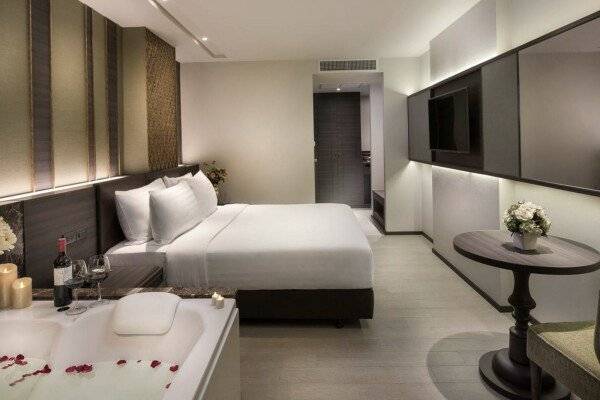 Premier Double Room with Street View