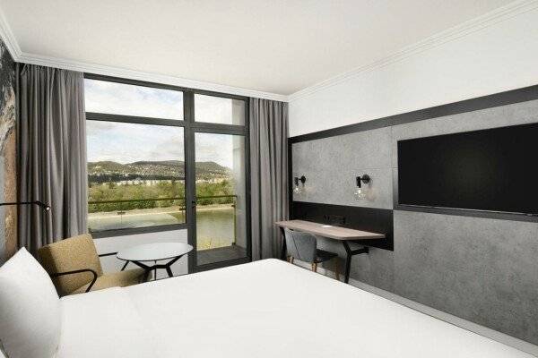 Premium Plus Double room with Balcony and Danube view (newly refurbished)