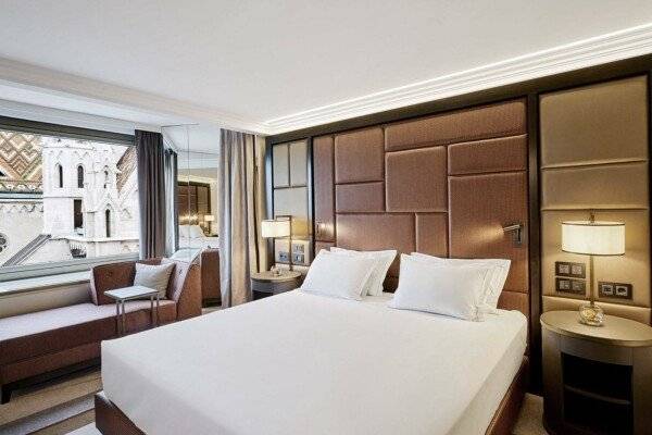 King Danube River Suite with Executive Lounge Access