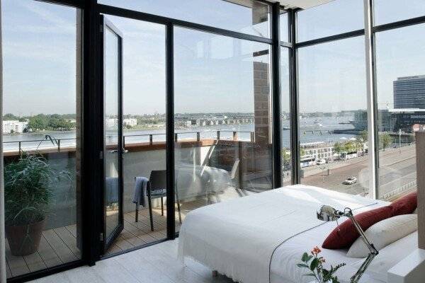 Penthouse One Bedroom Apartment with River View 