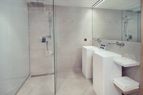 Superior Room with Shower