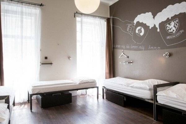 Bed in 5-Bed Mixed Dormitory with Shared Bathroom