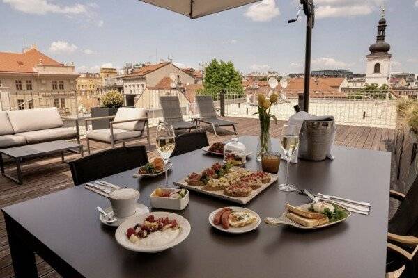 Apartment with Terrace