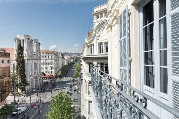 Classic Queen Room with Balcony