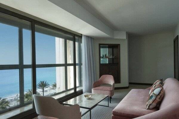 Prestige Suite with Sea View 