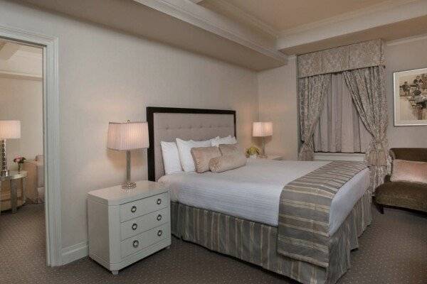 Premier One Bedroom Suite with King Bed