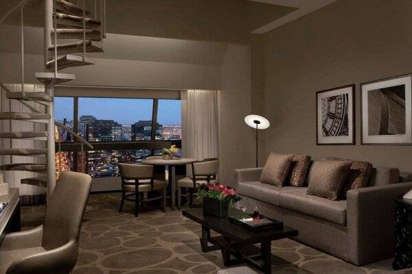 Royal One-Bedroom Duplex King Suite 