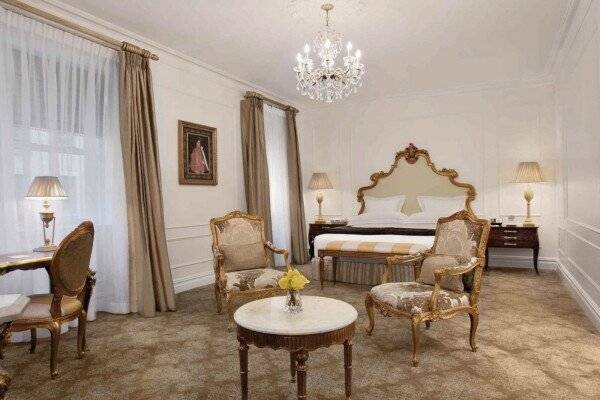 Grand Luxe Room