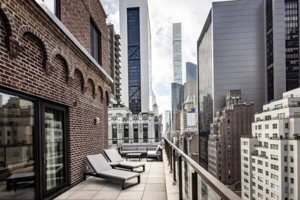 One-Bedroom King Penthouse Suite with Sofa Bed