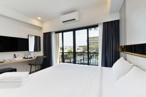 Superior Double or Twin Room with Pool View