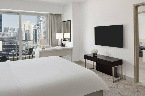 Deluxe Marina View Room, King Bed, Including direct access to Dubai Marina Mall & Marina Walk