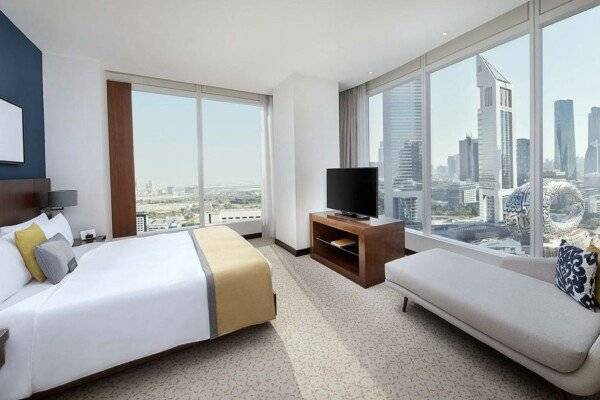 1 King Bed Deluxe City View