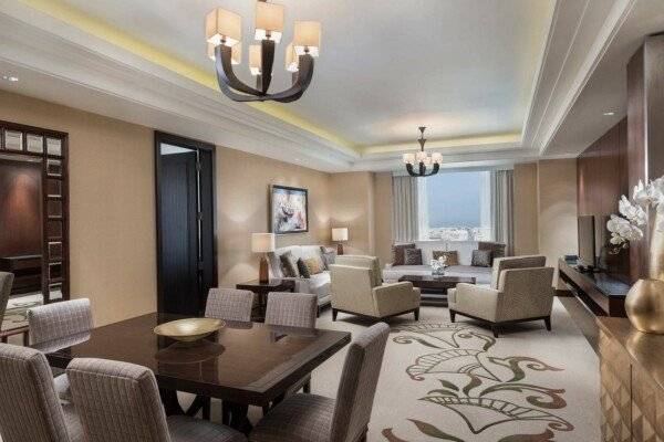 Executive King Suite - Lounge Access