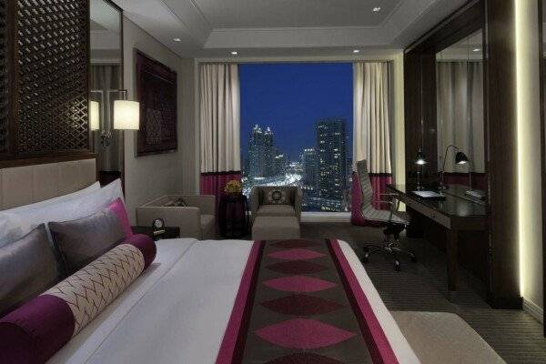 Luxury King Room with City View