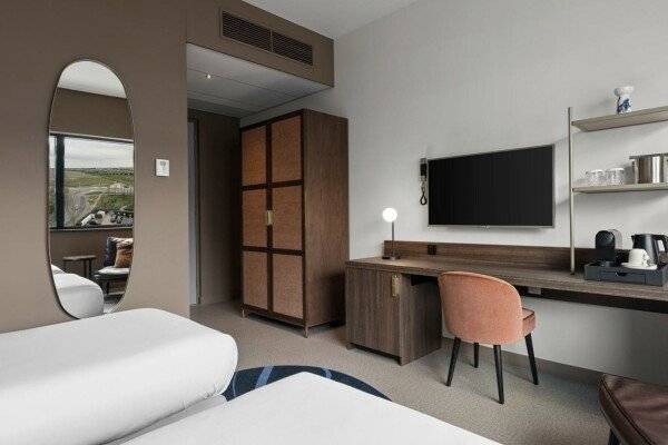 Twin Room with Airport View