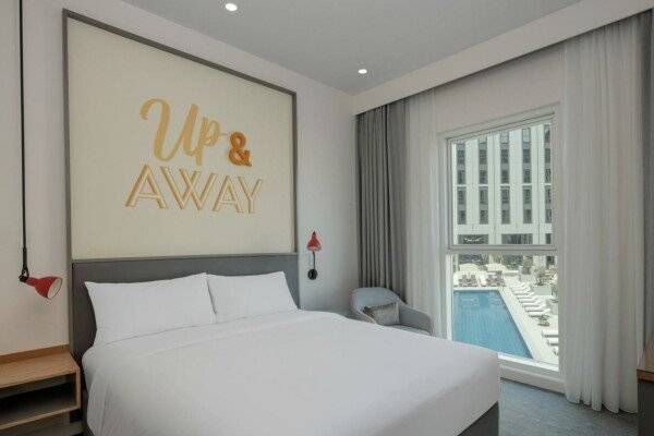 Rover Room – Monthly Stay 30% off F&B and 50% off Laundry Service