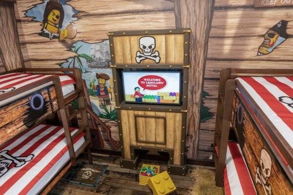 PIRATE Fully Themed Family Suite with Complimentary Park Access, Breakfast, Creative Workshops, In-Room Treasure Hunt and Kids Activities