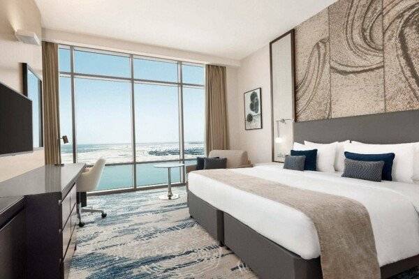 Deluxe King Room with Sea View, Complimentary Shuttle to Kite Beach, Dubai Mall / Burj Khalifa, 25% off F&B and Spa