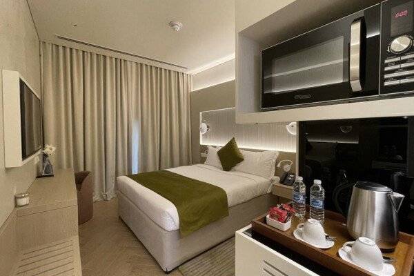 Deluxe Room with Balcony (Promenade and City View)