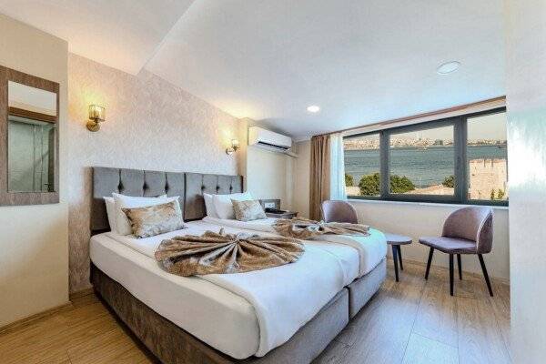 Double or Twin Room with Side Sea View