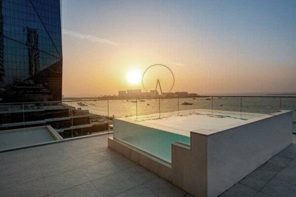 FIVE Vibe Suite Sea View with Pool