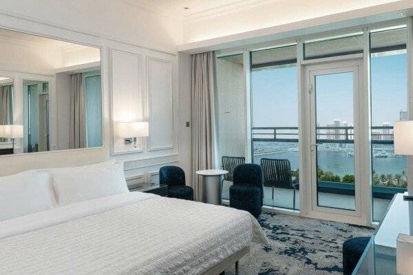 Deluxe Sea View with Balcony, 1 King