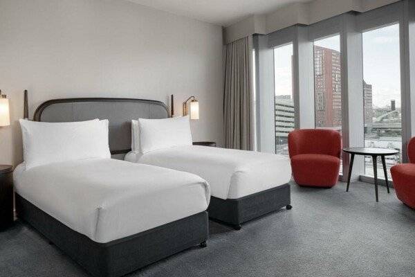 Superior Room with Two Twin Beds and City View