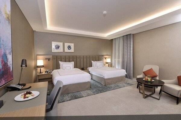 Superior Twin Room - Complimentary Luxury Transfers to Jumeirah Beach and Mall of Emirates