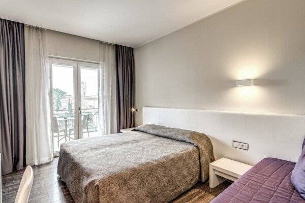 Superior Double or Twin Room with Terrace