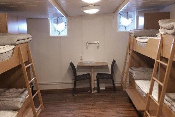 4-Bed Cabin Economy, af Chapman