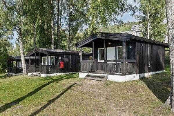 Two-Bedroom Cottage with Shared Bathroom