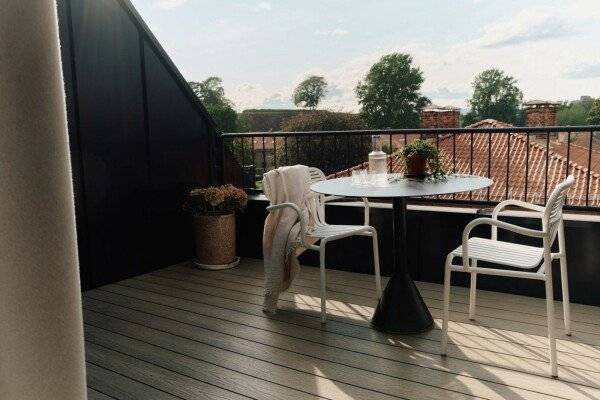 Apartment with Balcony