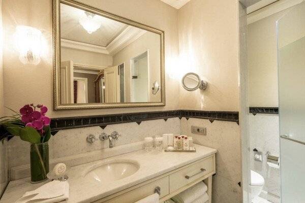 Deluxe Golden Horn Side  Room Twin