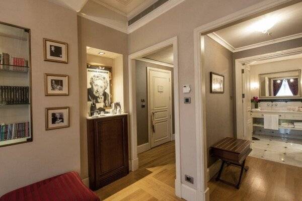 Agatha Christie King Room