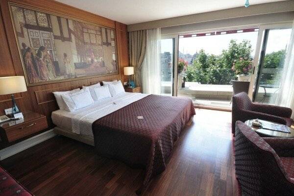 Deluxe Double Room with Balcony and Sea View