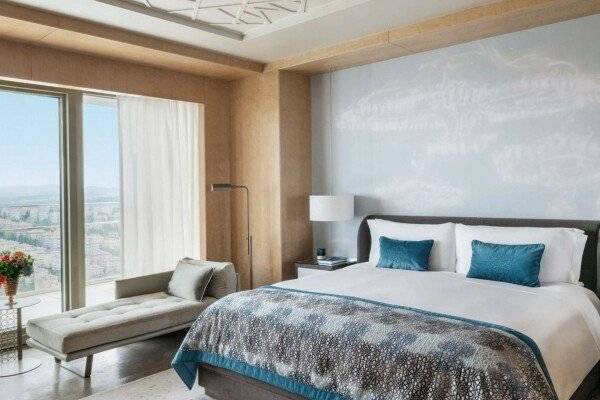 Junior King Suite with City View