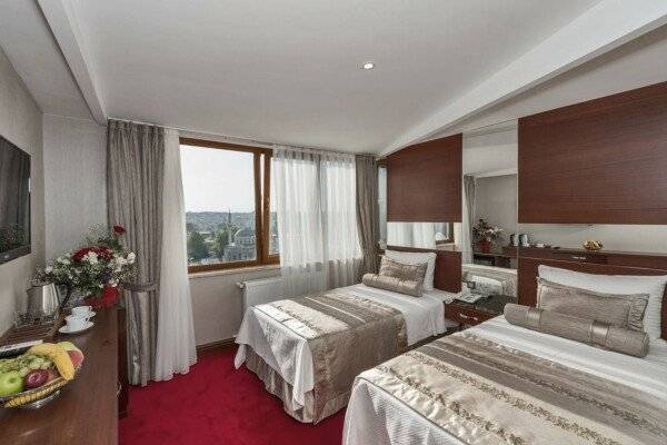 Standard Twin Room with Sea View