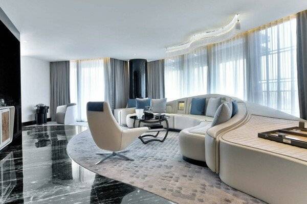 Bentley Suite with Macka Park View (St. Regis Butler Service)